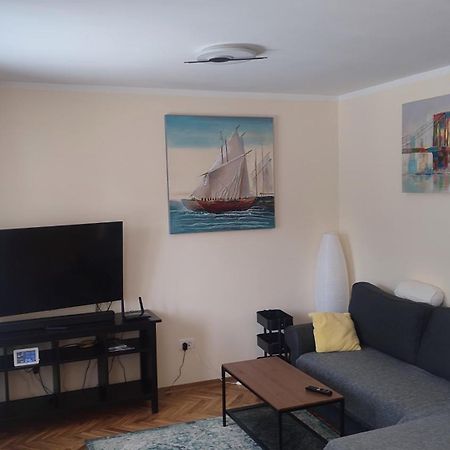 Apartment Ive Кърк Екстериор снимка